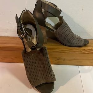Marc Fisher Sandal Women's Size 8 Open Toe Stacked Heel Shoes